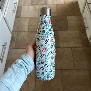 Swell stainless steel bottle
